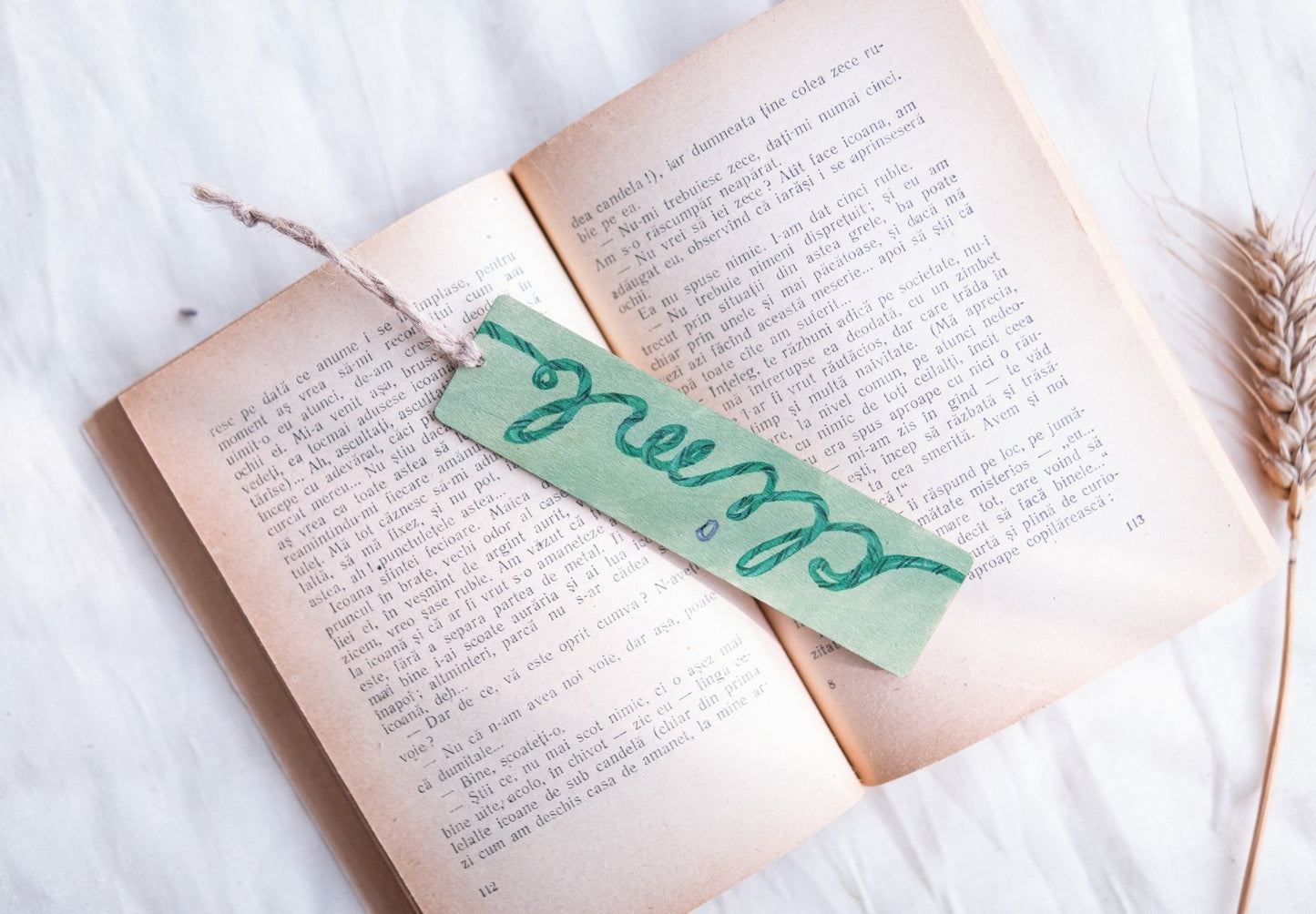 Semn de carte din lemn, pictat - La cățărat, S. Hanelore