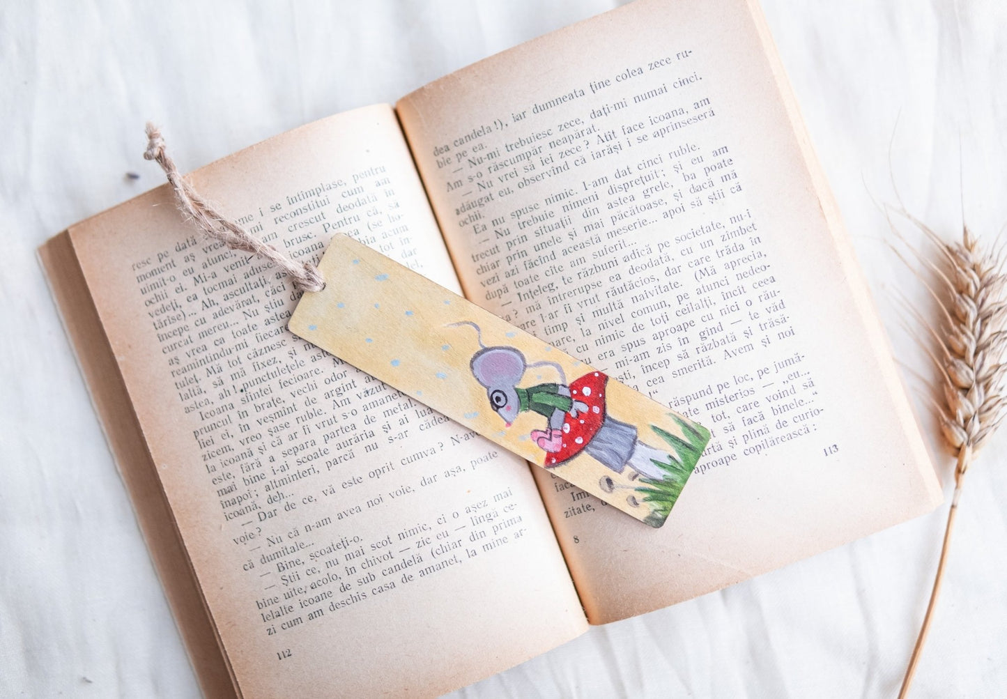 Semn de carte din lemn, pictat - Pe ciupercă, S. Hanelore