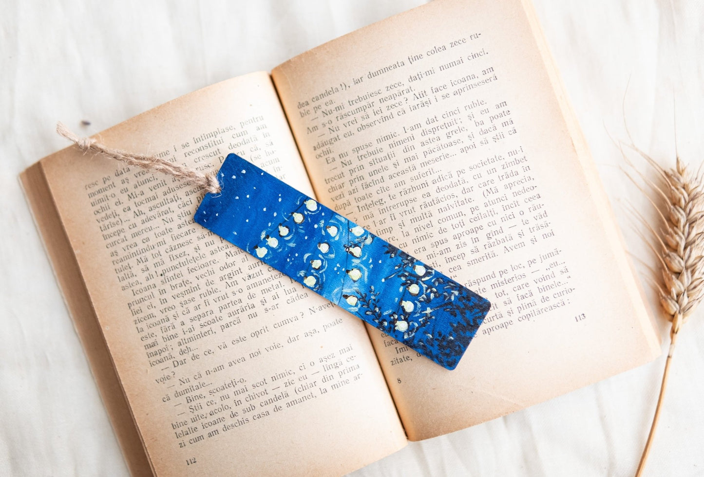 Semn de carte din lemn, pictat - Pe înserate, S. Hanelore