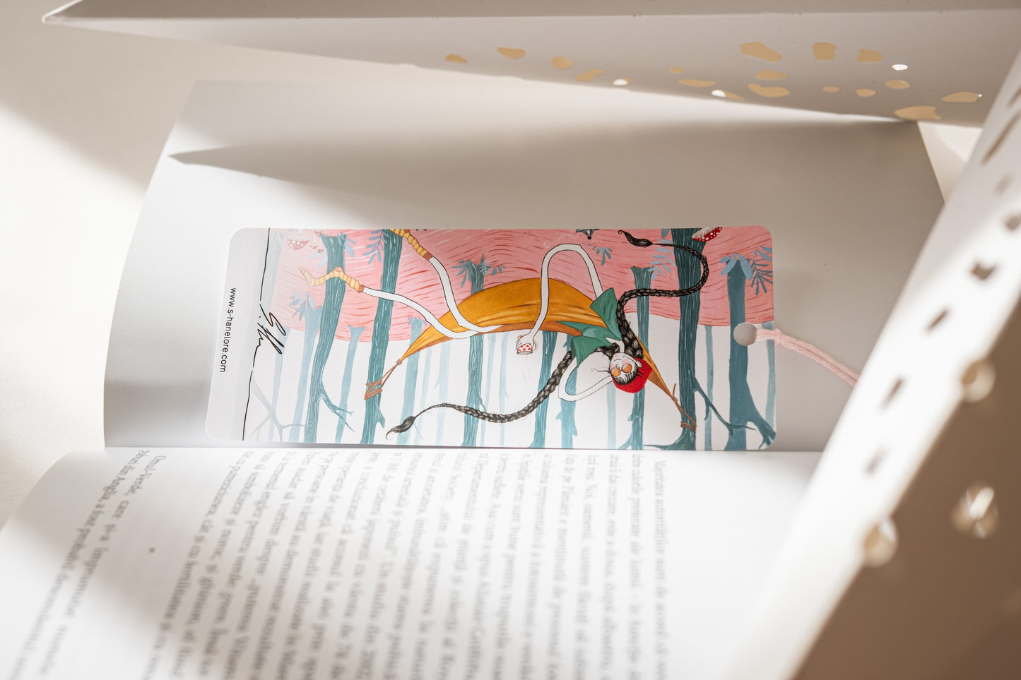 Semn de carte ”Scufița roșie modernă”