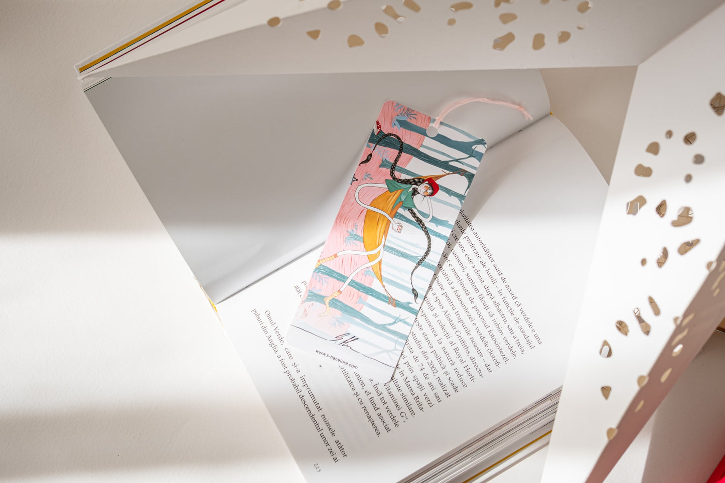 Semn de carte ”Scufița roșie modernă”